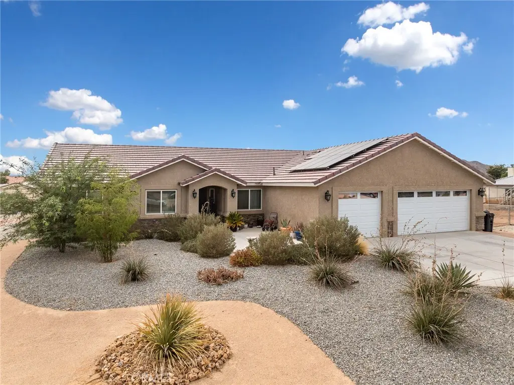 15620 Erie Road, Apple Valley, CA — listing photo 1