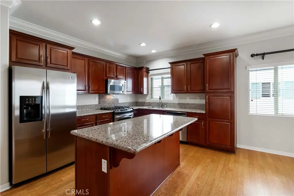 9301 Shirley 16, Northridge, CA — listing photo 1