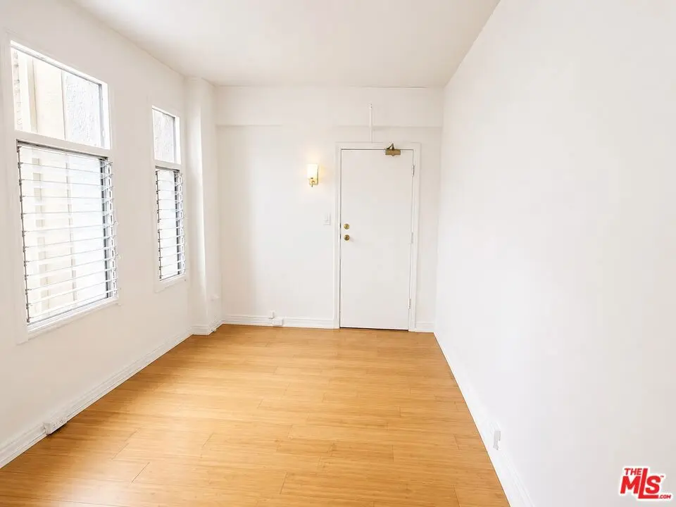 Residential Lease for rent at 634 S Gramercy Place 602, Los Angeles, Los Angeles County, CA and 1 bath