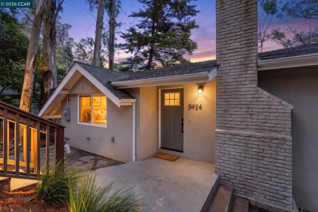 Single Family Residence for sale at 5924 Balboa Dr, Oakland, CA featuring 2 beds and 2 baths