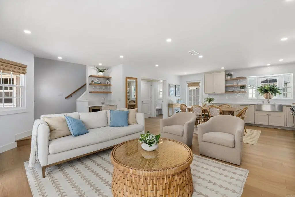 Condominium for sale at 185 Juniper Avenue, Carlsbad, CA featuring 2 beds and 3 baths