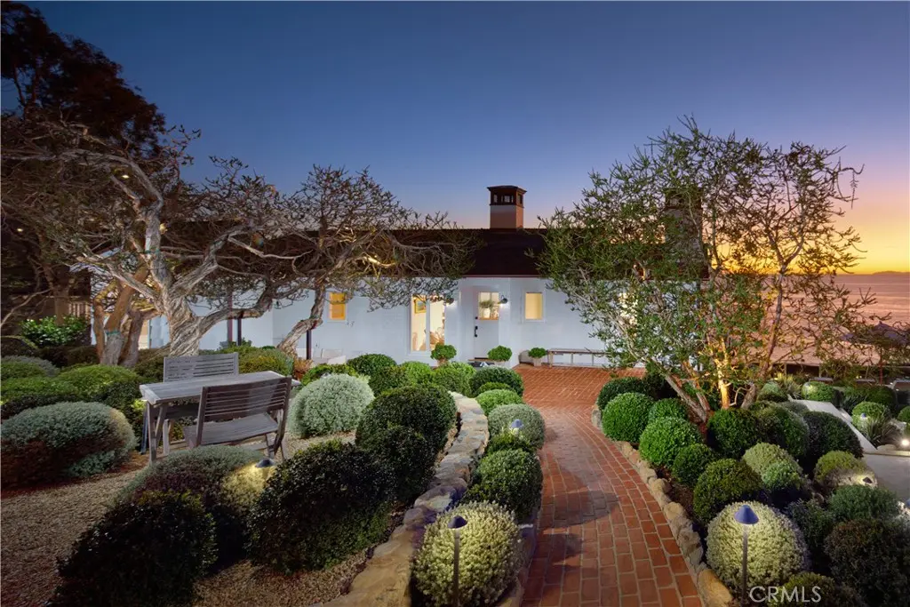 Single Family Residence for rent at 6 Rockledge Road, Laguna Beach, CA featuring 4 beds and 5 baths