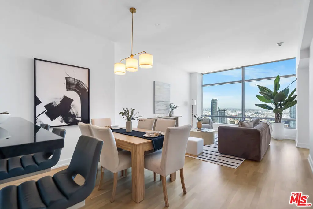 Condominium for sale at 900 W OLYMPIC Boulevard 37E, Los Angeles, CA featuring 1 bed and 2 baths
