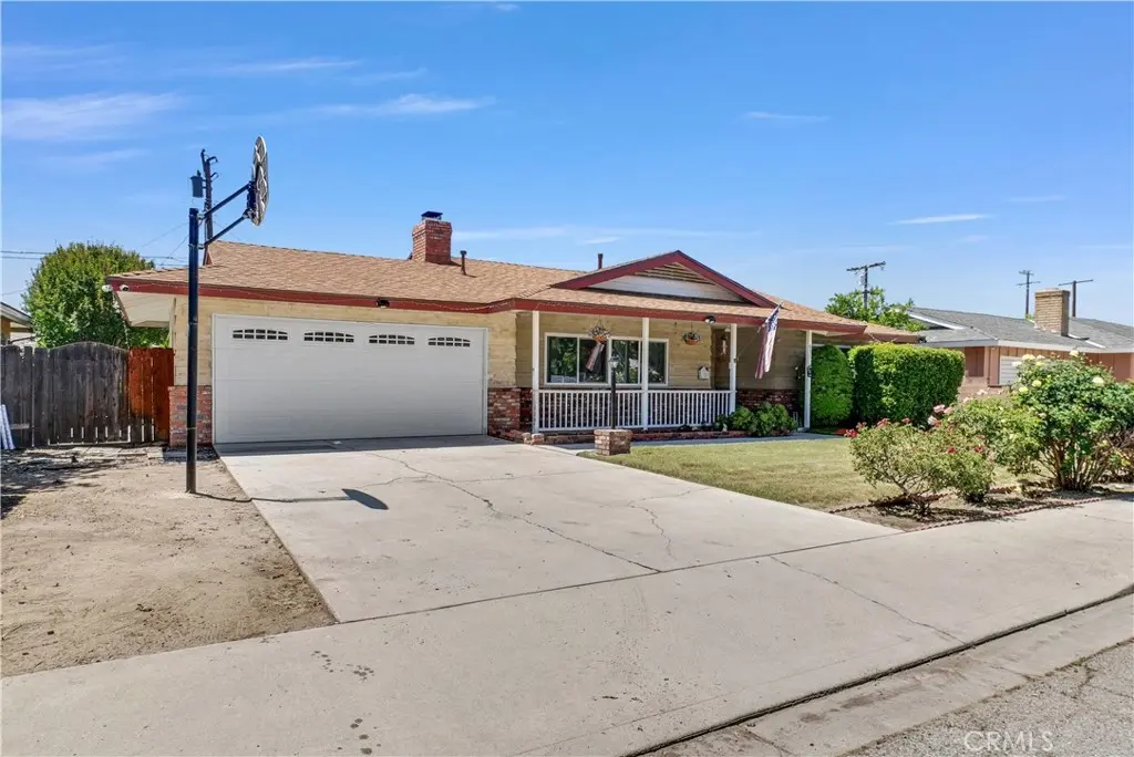 Single Family Residence for sale at 651 Buena Vista Parkway, Hemet, CA featuring 2 beds and 2 baths