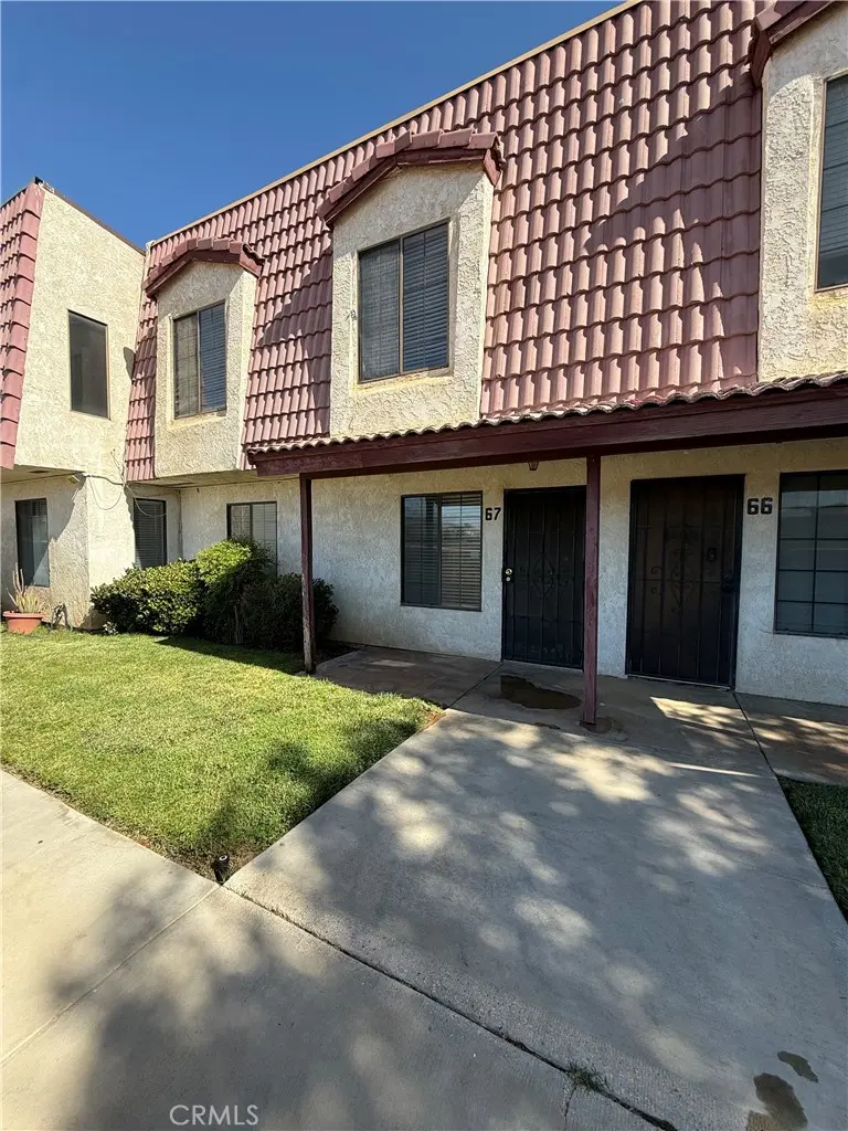 Condominium for sale at 2260 E ave Q4, Palmdale, CA featuring 4 beds and 2 baths