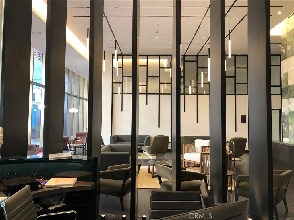 Residential Lease for rent at 400 S Broadway 926, Los Angeles, Los Angeles County, CA featuring 1 bed and 1 bath