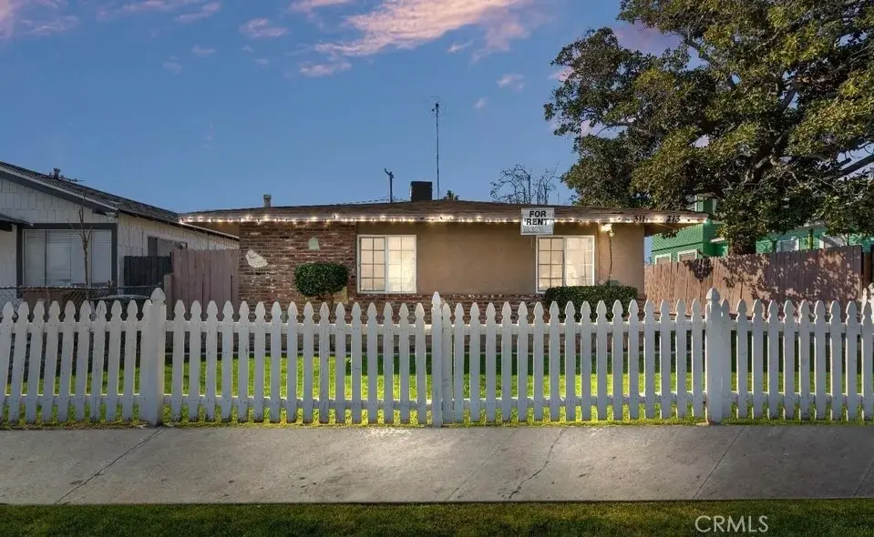 Duplex for sale at 313 F, Bakersfield, CA