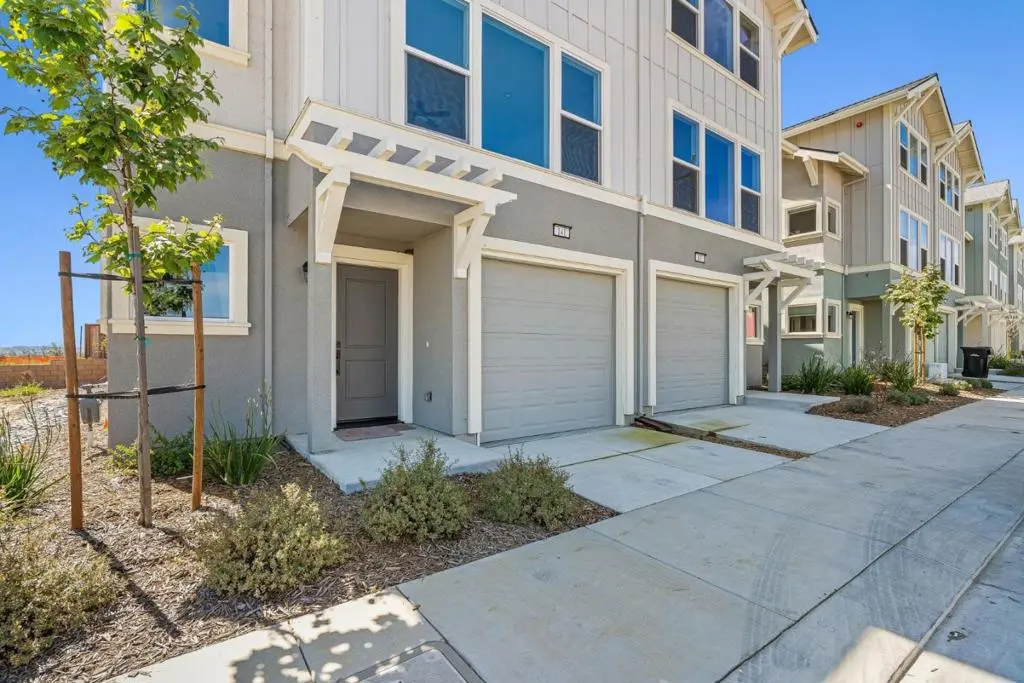 Duplex for sale at 141 Skyline Vista Way, Watsonville, CA