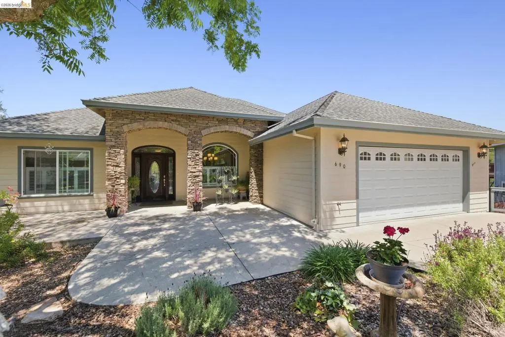 690 Golden Gate Circle, Sonora, CA — listing photo 1