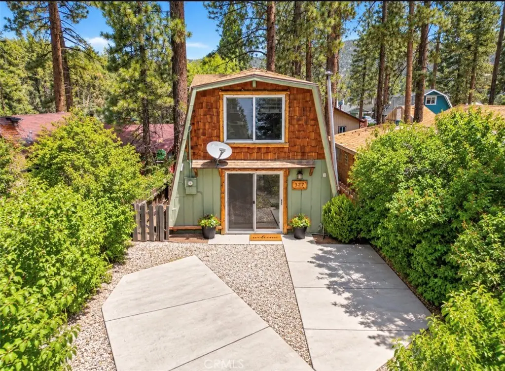 327 W Country Club, Big Bear City, CA — listing photo 1