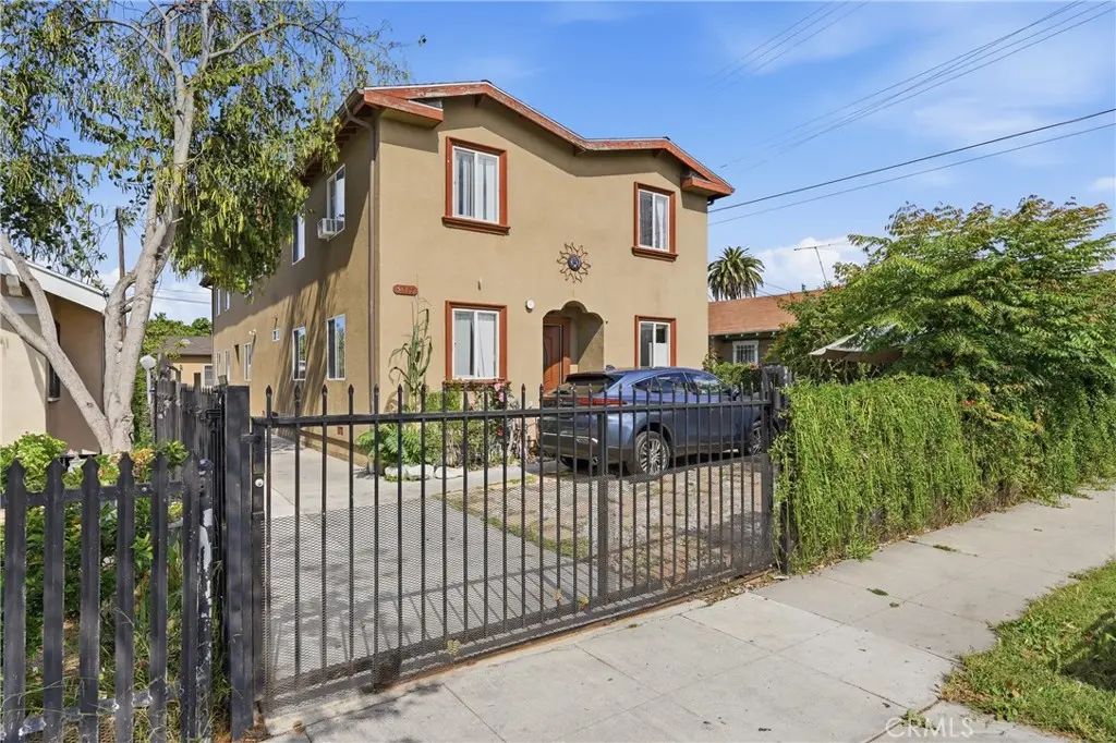 Duplex for rent at 5017 Halldale Avenue 2, Los Angeles, CA featuring 5 beds and 3 baths
