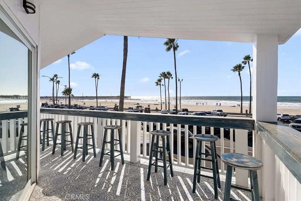 Duplex for rent at 2214 W Oceanfront B, Newport Beach, CA featuring 3 beds and 3 baths