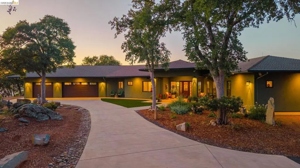 Single Family Residence for sale at 16010 Granite Park Rd, Sonora, CA featuring 3 beds and 4 baths