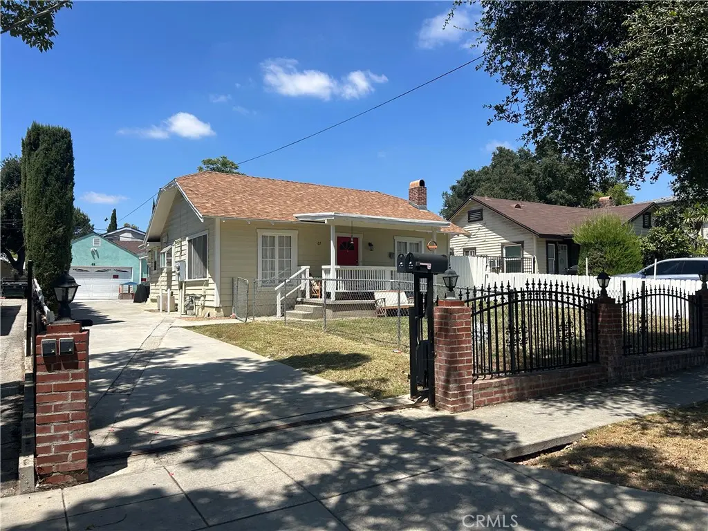 Duplex for sale at 67 N Oak, Pasadena, CA