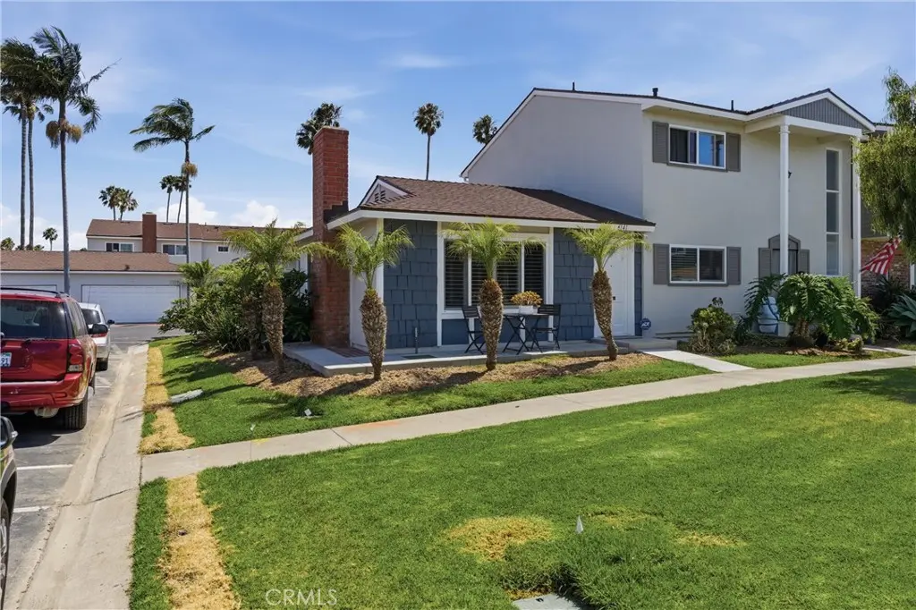 8141 Pennington Drive, Huntington Beach, CA — listing photo 1