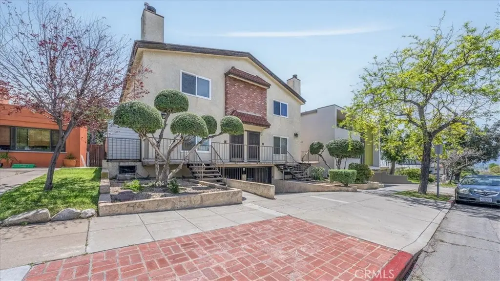 636 E Harvard Road C, Burbank, CA — listing photo 1