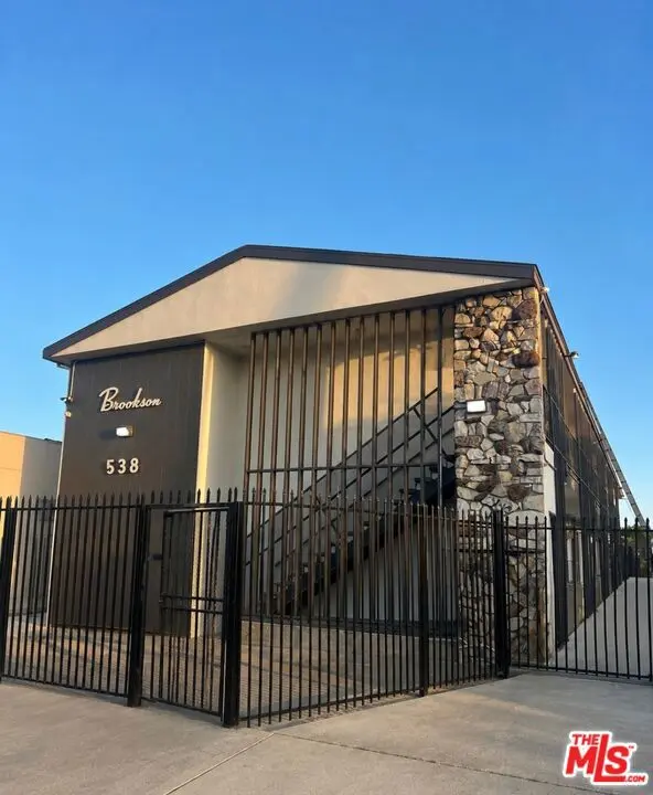 Residential Income for sale at 538 W 82nd Street, Los Angeles, CA featuring 16 beds and 9 baths