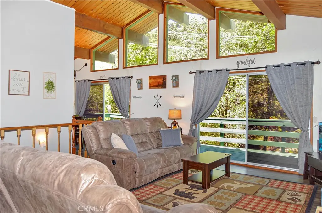 23641 Manzanita, Crestline, CA — listing photo 1