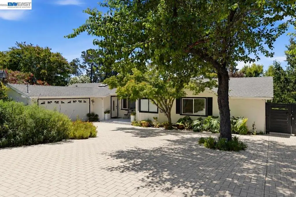 Single Family Residence for sale at 656 La Vista Rd, Walnut Creek, CA featuring 4 beds and 3 baths