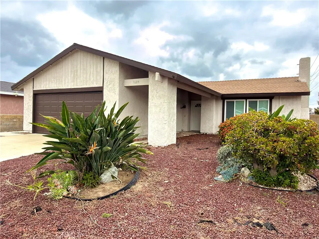 Single Family Residence for rent at 7689 Cornel Ct, Rancho Cucamonga, CA featuring 3 beds and 2 baths