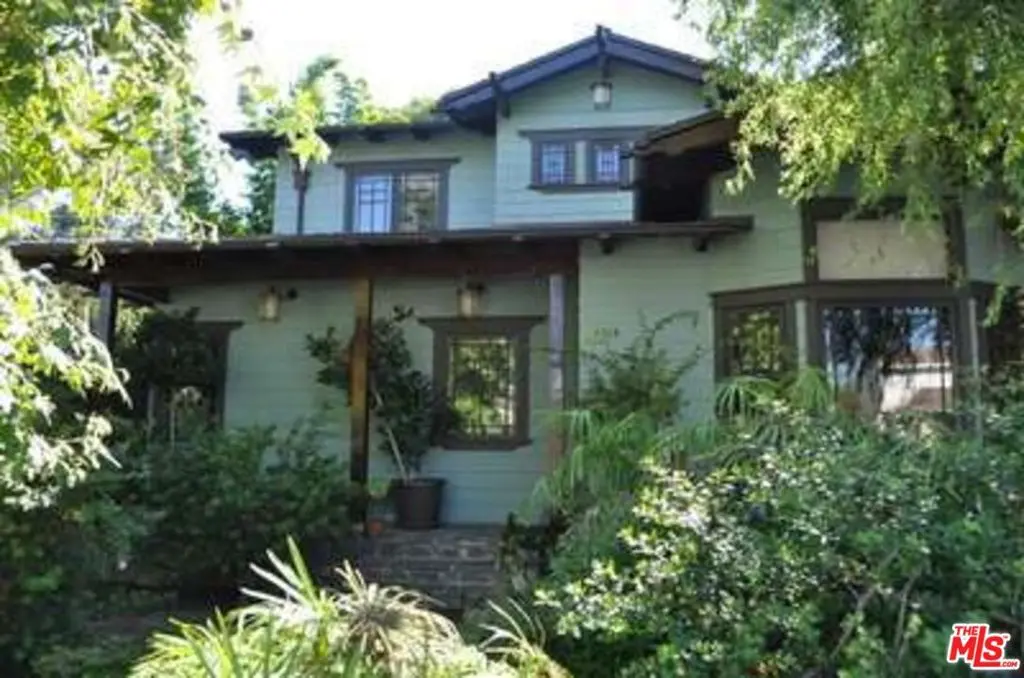 Residential Lease for rent at 1513 Walgrove Avenue, Los Angeles, Los Angeles County, CA featuring 5 beds and 3 baths