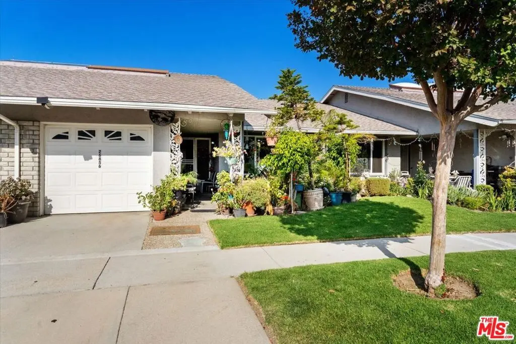 26856 Avenue Of The Oaks, Newhall, CA — listing photo 1