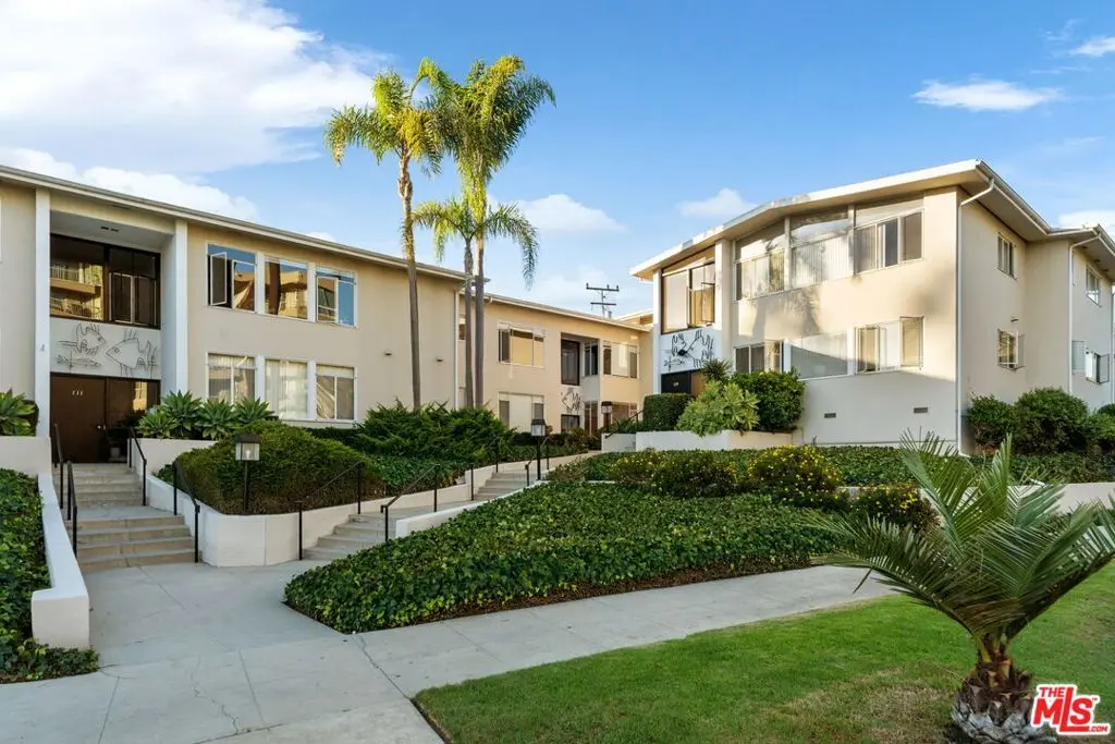 Apartment for rent at 115 Marguerita Avenue C, Santa Monica, CA featuring 1 bed and 1 bath