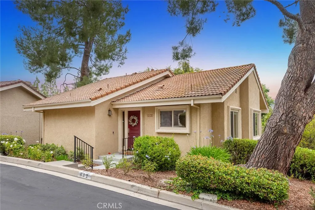 602 Calle Mirador, Oak Park, CA — listing photo 1
