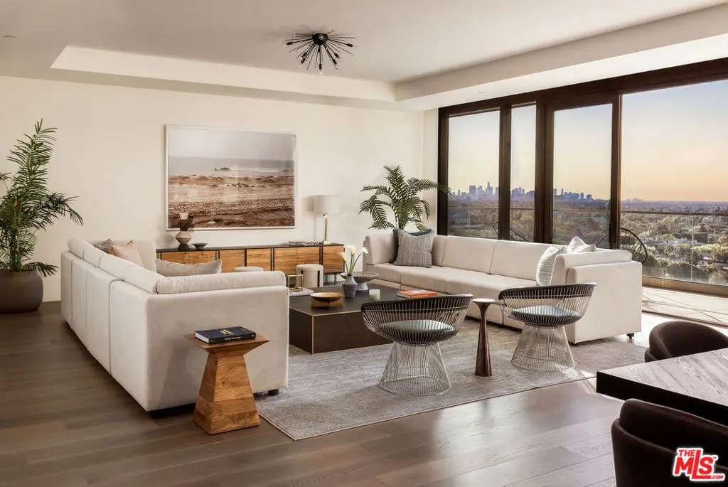 8420 W Sunset Boulevard 802, West Hollywood, CA — listing photo 1