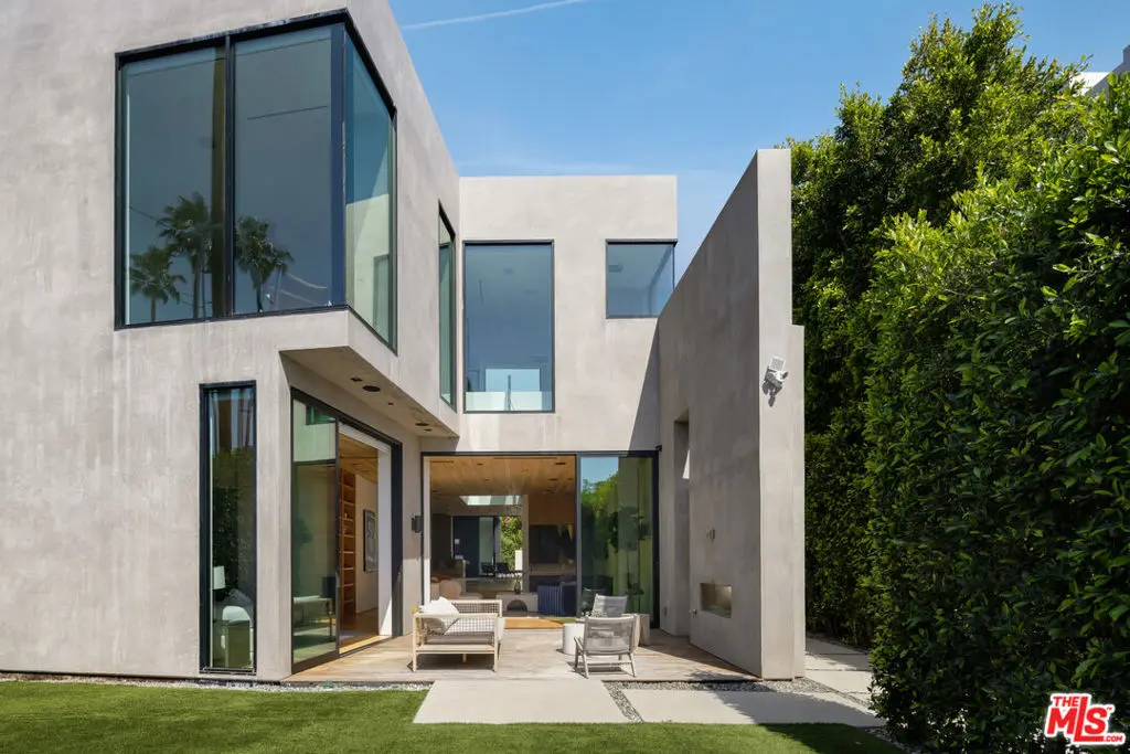 Single Family Residence for sale at 952 N Laurel Avenue, Los Angeles, CA featuring 4 beds and 5 baths