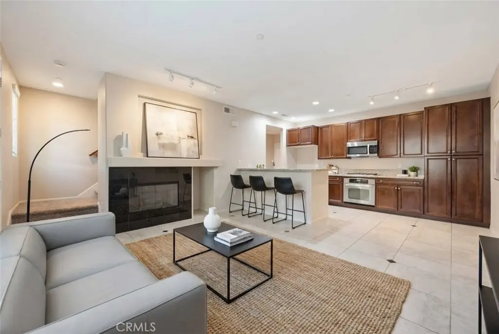 Condominium for sale at 30505 Canyon Hills 2504, Lake Elsinore, CA featuring 2 beds and 3 baths