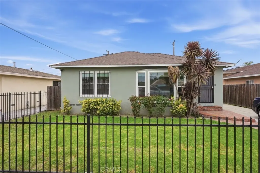 Single Family Residence for sale at 1613 N Grandee, Compton, CA featuring 2 beds and 1 bath