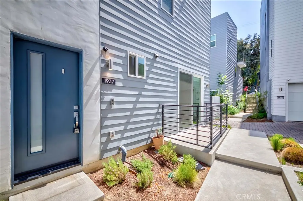 Residential Lease for rent at 1937 Griffith Park Boulevard, Los Angeles, Los Angeles County, CA featuring 3 beds and 4 baths