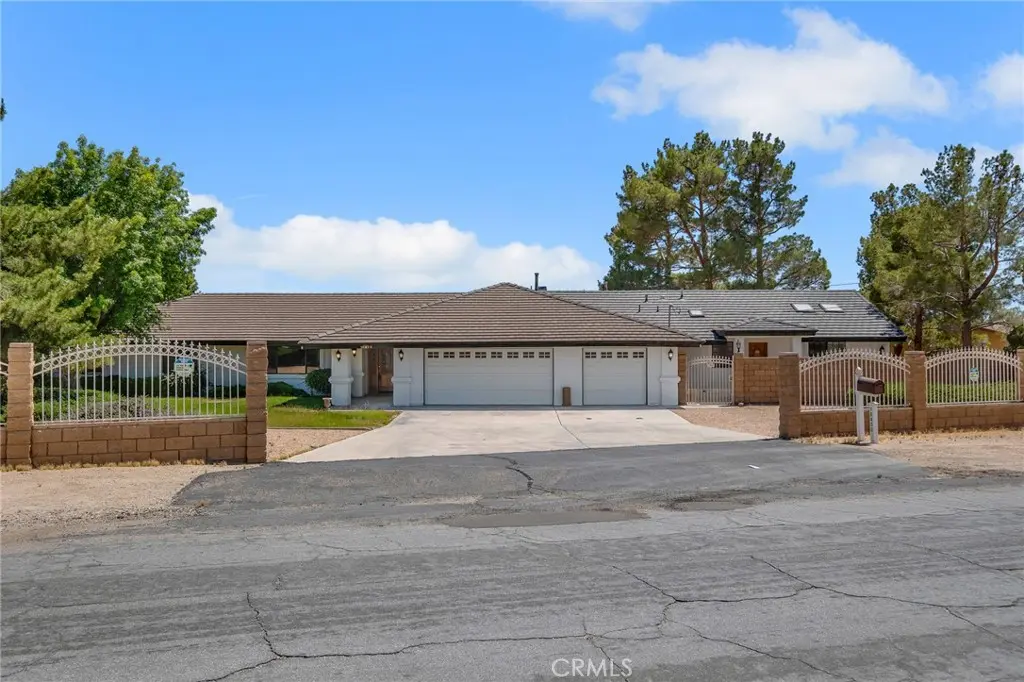 16450 Tao Road, Apple Valley, CA — listing photo 1