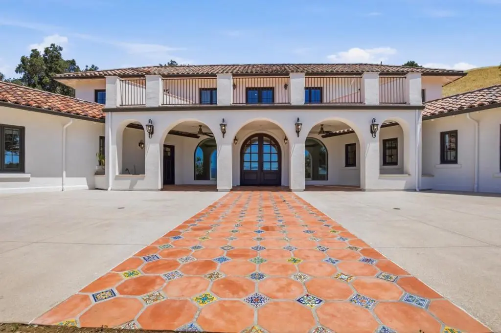 Residential Lease for rent at 16010 Carey Lane, Morgan Hill, CA featuring 4 beds and 5 baths