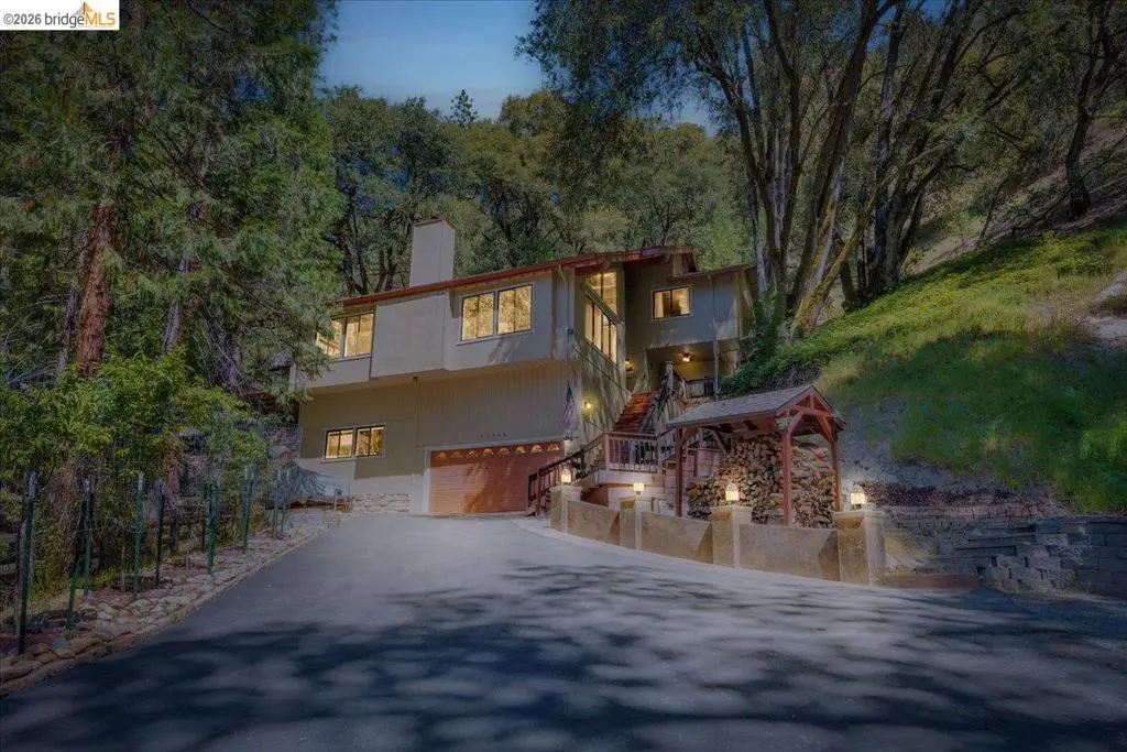 Single Family Residence for sale at 22244 Crystal Falls Dr W, Sonora, CA featuring 4 beds and 3 baths