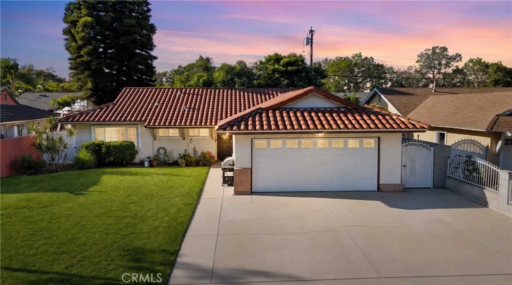 Single Family Residence for sale at 2813 W Brook, Santa Ana, CA featuring 4 beds and 2 baths