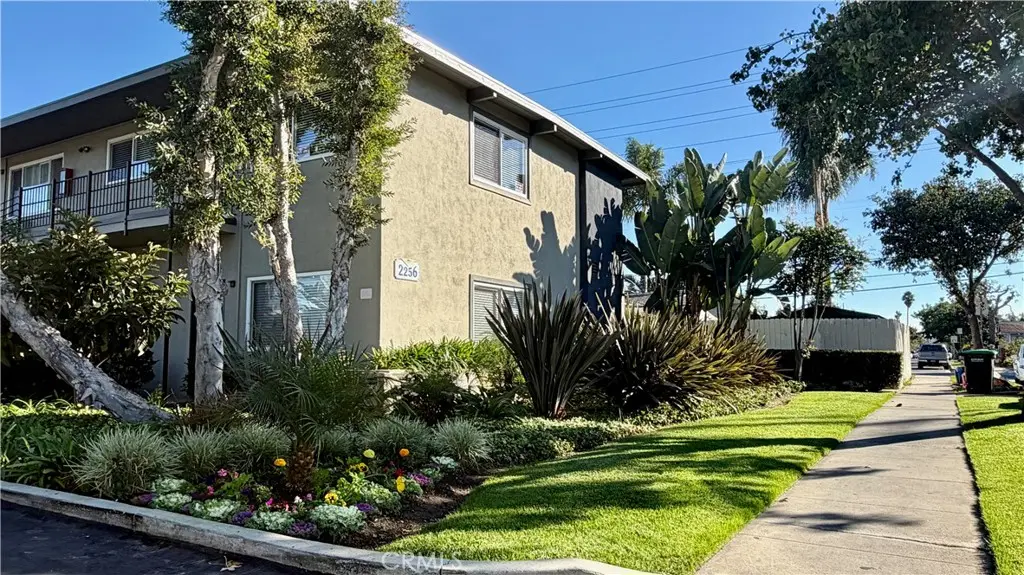 2256 2260 Maple, Costa Mesa, CA — listing photo 1