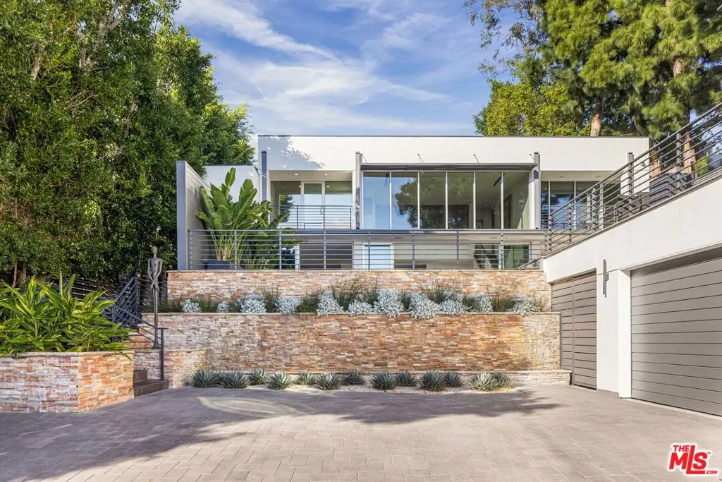 1545 Sunset Plaza Drive, West Hollywood, CA — listing photo 1