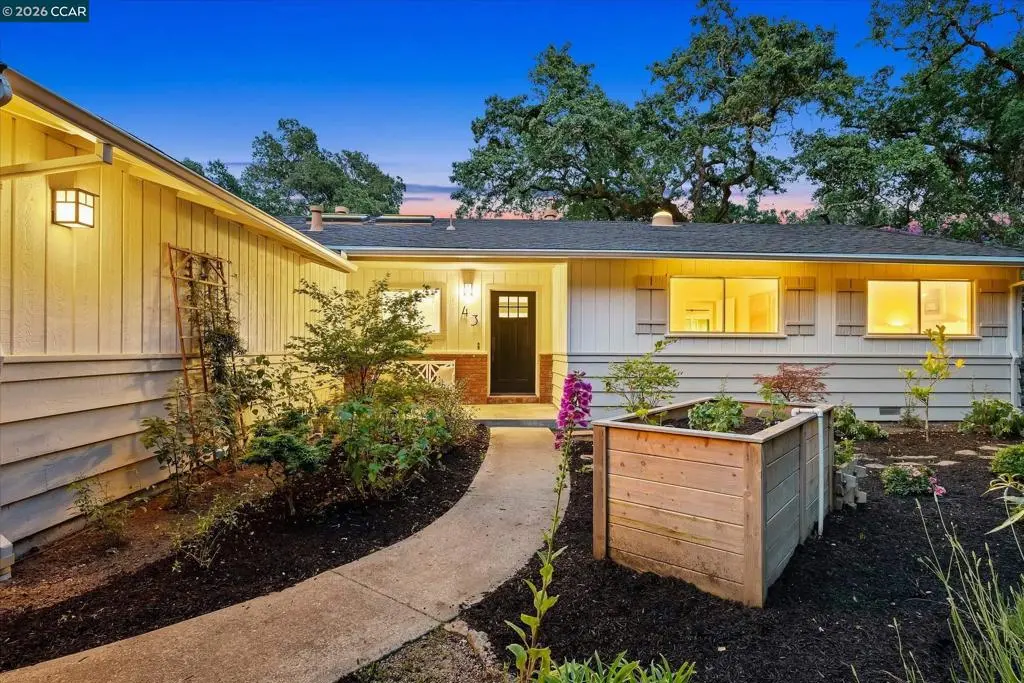 Single Family Residence for sale at 43 Monte Vista Rd, Orinda, CA featuring 3 beds and 2 baths