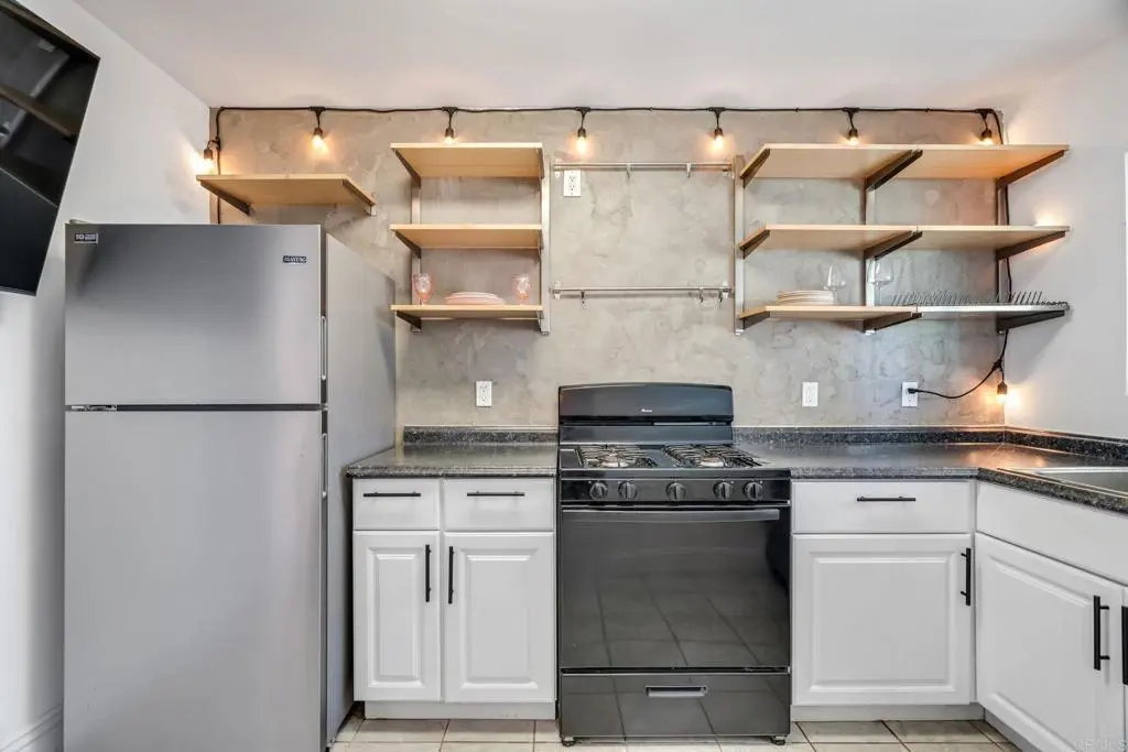 921 E 4th Street 15, National City, CA — listing photo 1