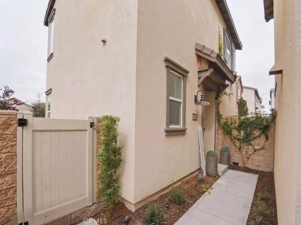 3267 Cantona Paseo, Ontario, CA — listing photo 1