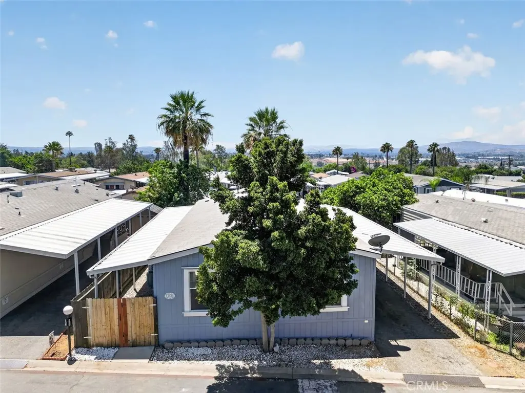 Manufactured In Park for sale at 6130 Camino Real 166, Jurupa Valley, CA featuring 3 beds and 2 baths