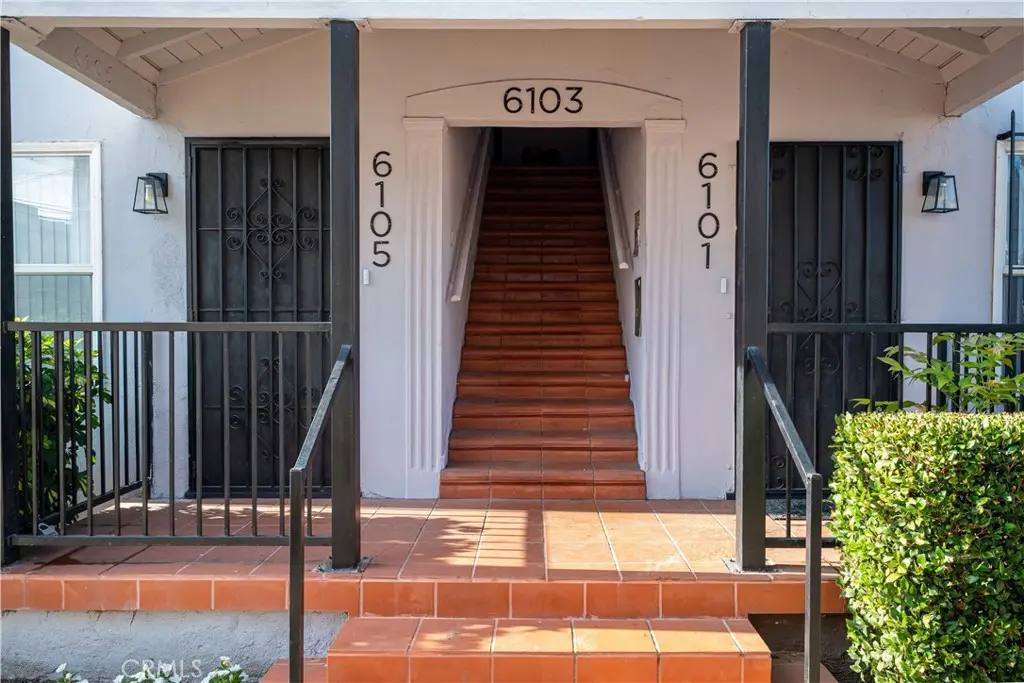 Apartment for rent at 6101 S Hobart Boulevard, Los Angeles, CA featuring 1 bed and 1 bath