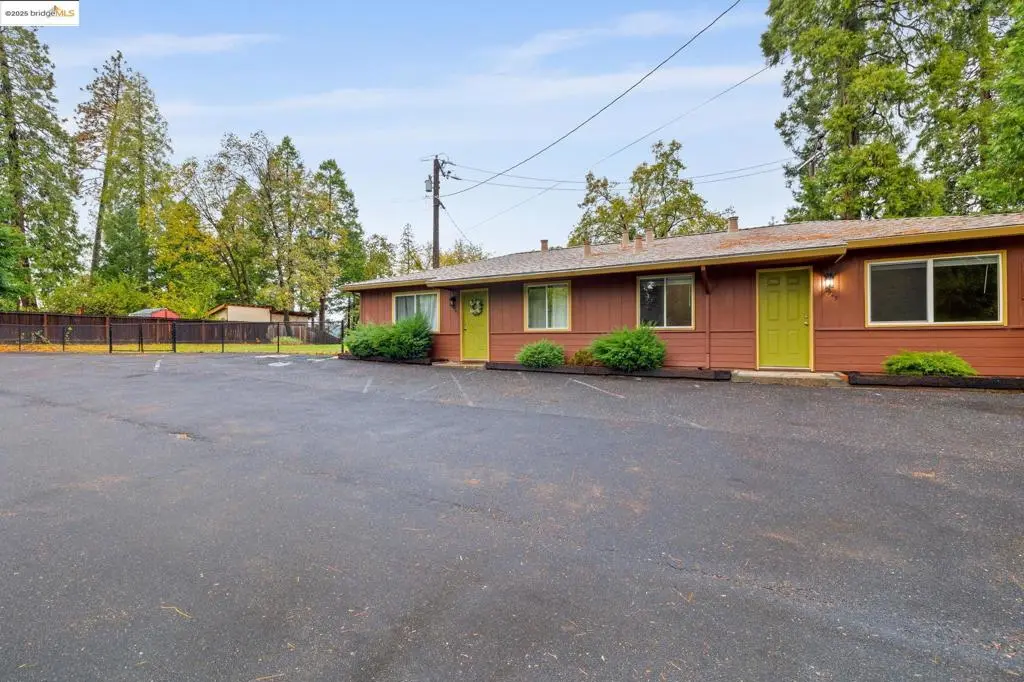 Duplex for sale at 17943 Plateau, Sonora, CA