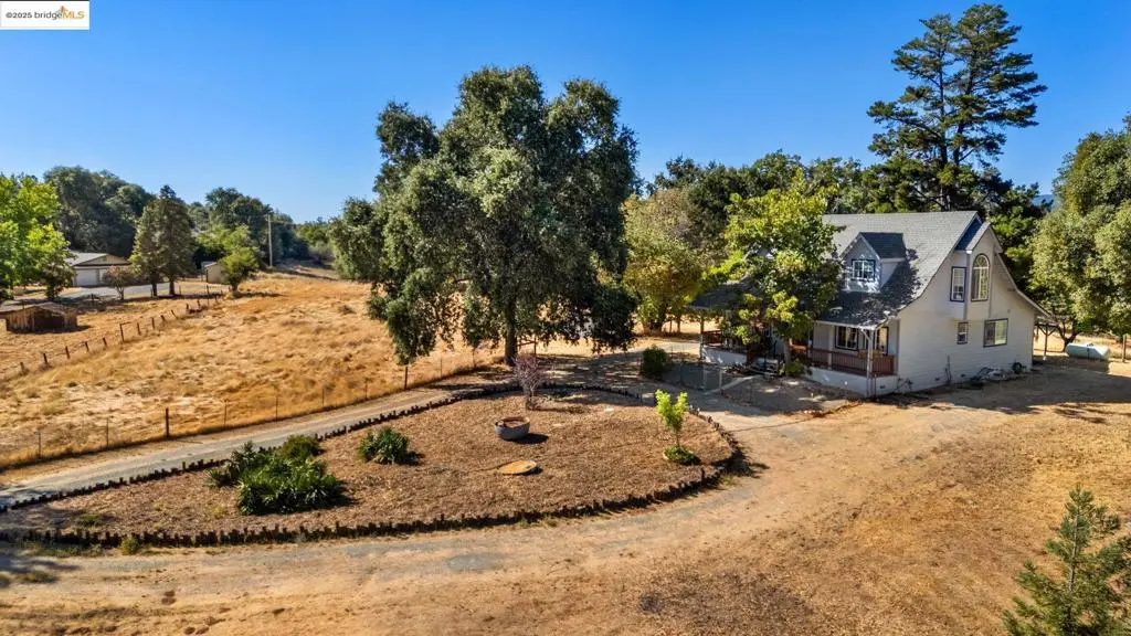 Single Family Residence for sale at 18035 Woodham Carne Rd, Sonora, CA featuring 4 beds and 2 baths