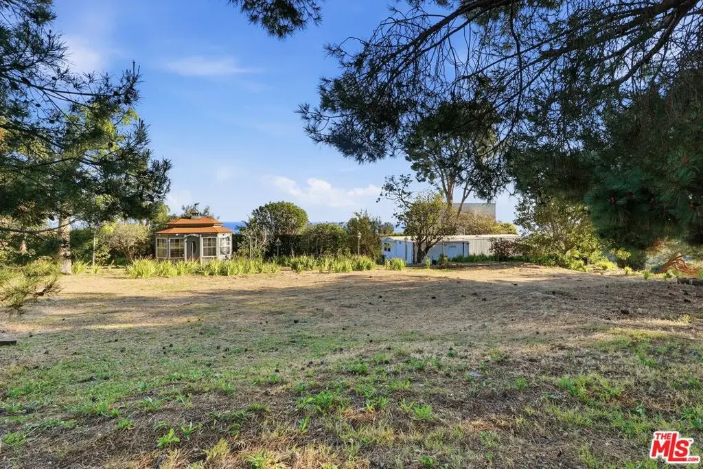 27555 Pacific Coast Highway, Malibu, CA — listing photo 1