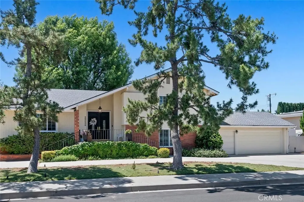 20000 Vintage, Chatsworth, CA — listing photo 1