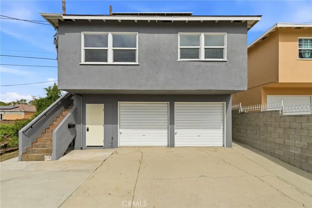 Duplex for sale at 711 Stepney Street, Inglewood, CA