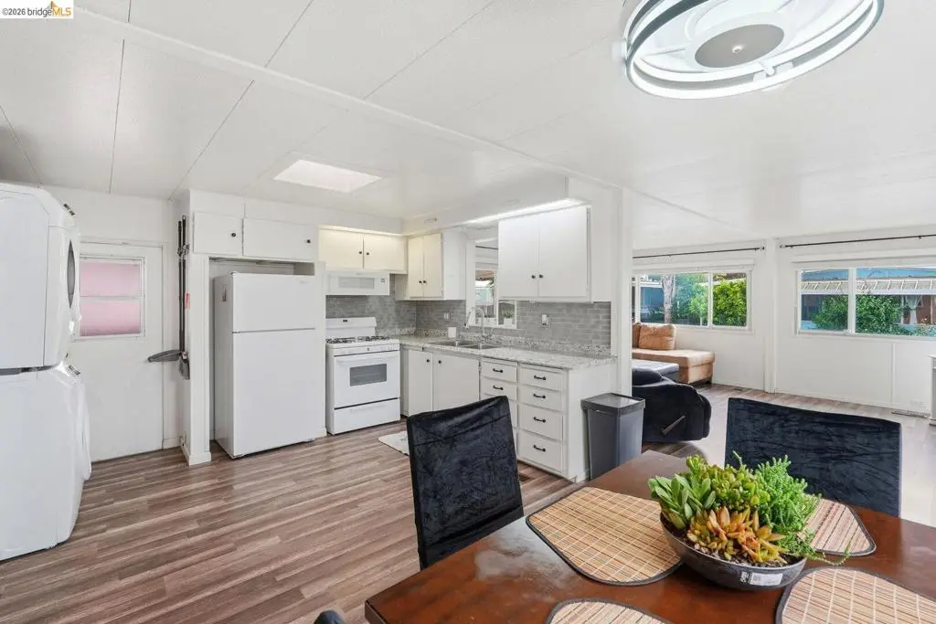 Manufactured In Park for sale at 8200 Jantzen RD, Modesto, CA featuring 2 beds and 2 baths